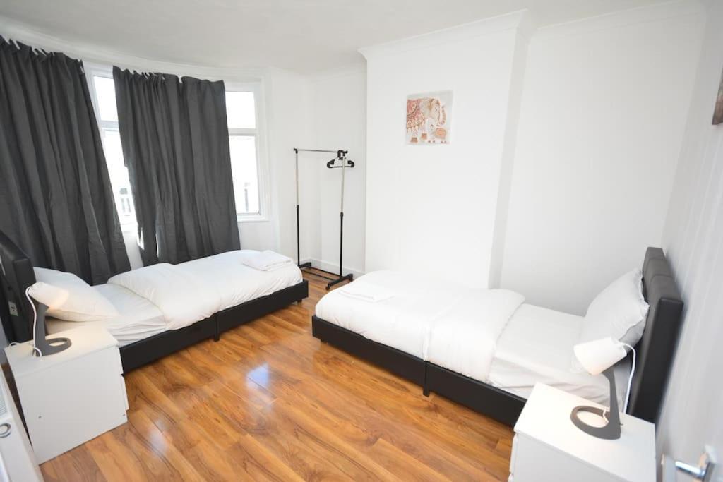 4 Bedroom House In East London Exterior foto