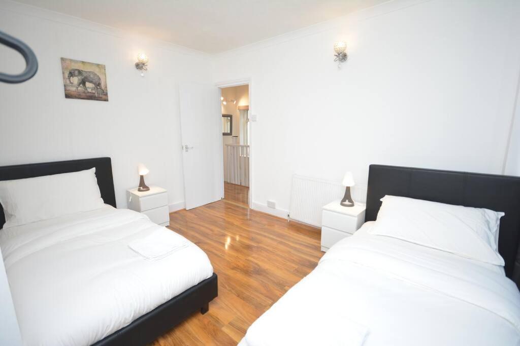 4 Bedroom House In East London Exterior foto