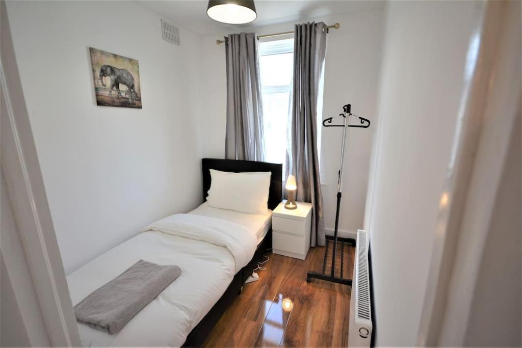 4 Bedroom House In East London Exterior foto